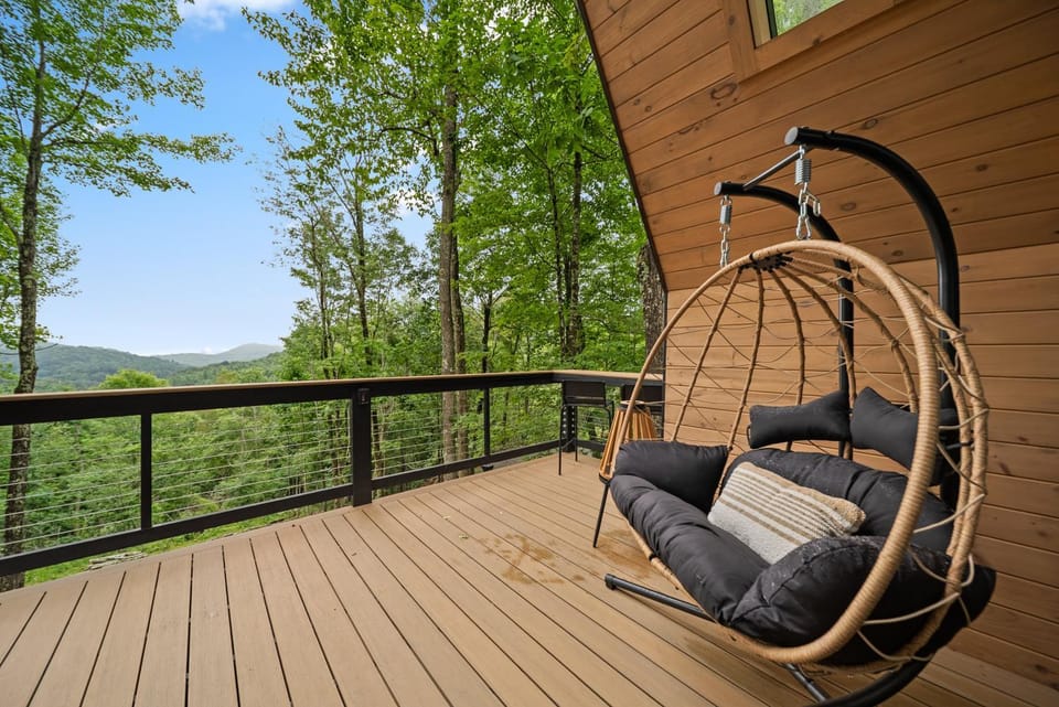 Ascent A-Frame at Calm Ridge Treehouses House in Brushy Fork