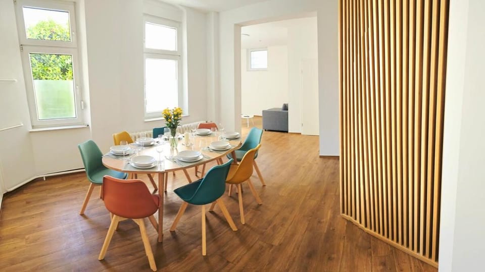 Food and drinks, Dining area, Food