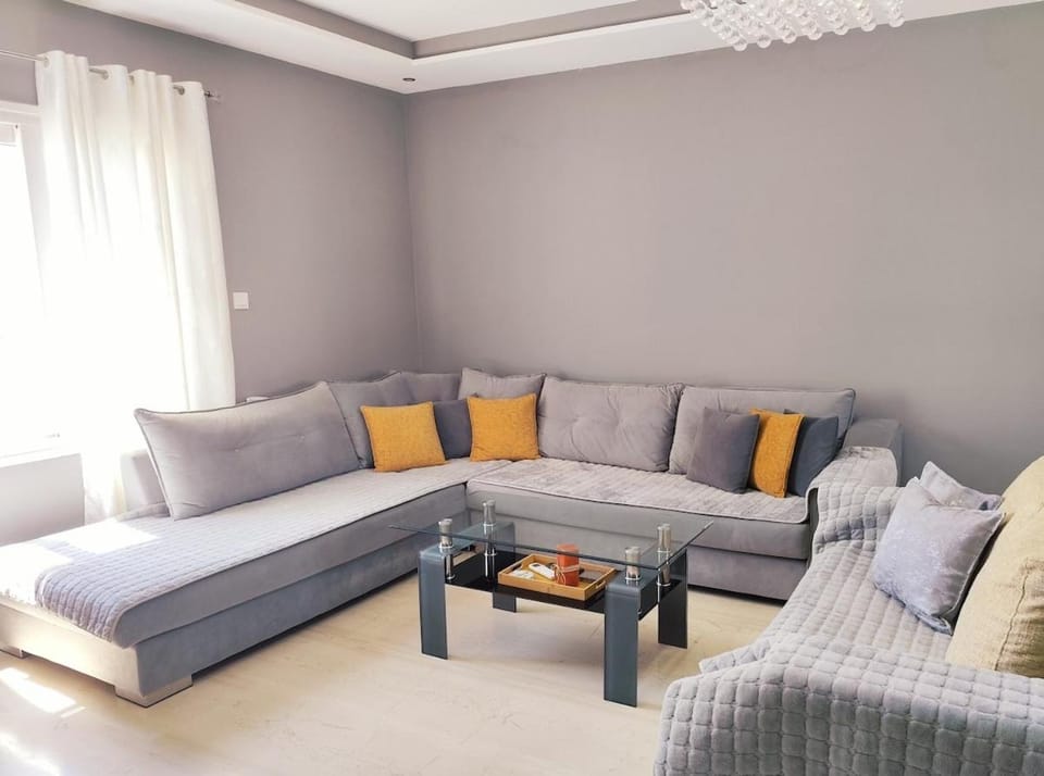 Bright & spacious apartment with Pelion view - 5' from Volos center Apartment in Volos