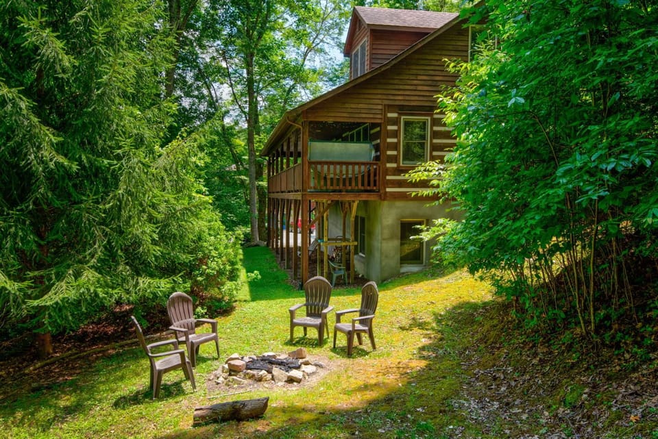 Crosswind Hot Tub - Firepit - Mountain Views House in Brushy Fork