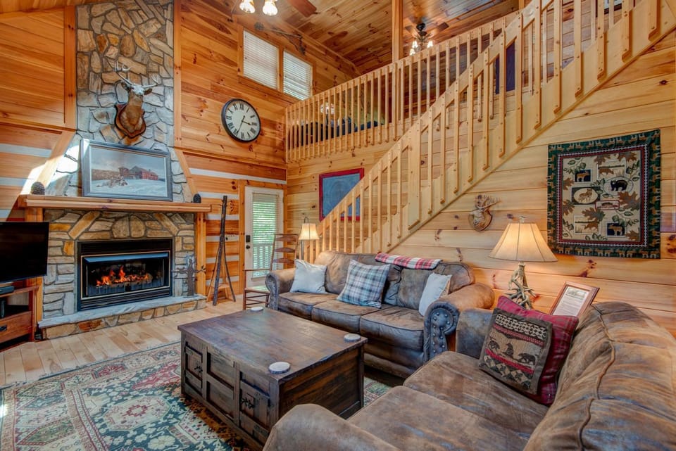 Crosswind Hot Tub - Firepit - Mountain Views House in Brushy Fork