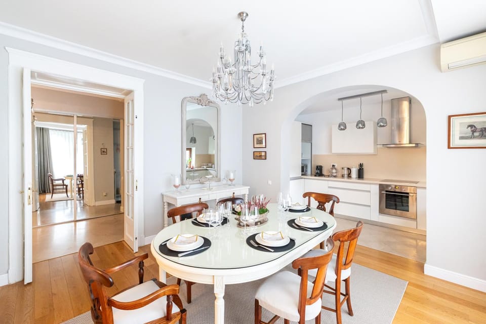 Dining area, kitchen