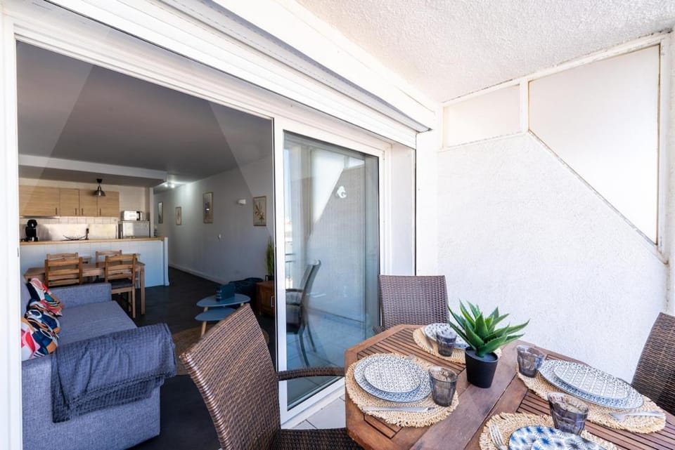 Appartement Vue canal, Empuriabrava, Nausica by Welhomy Apartment in Alt Empordà