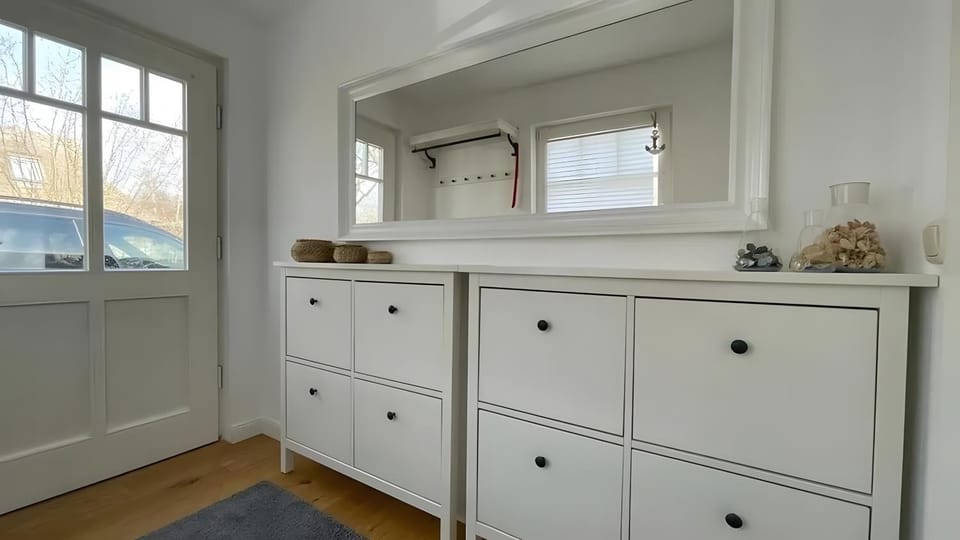 Bathroom, Living room