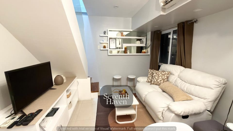 Communal lounge/ TV room, TV and multimedia, Living room, Seating area, Evening entertainment
