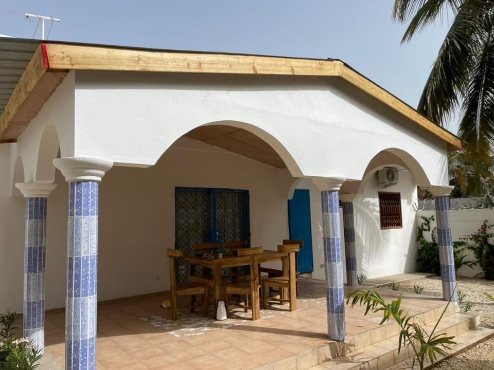 La Villa Bleue Villa in Mbour