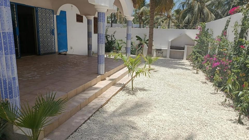 La Villa Bleue Villa in Mbour