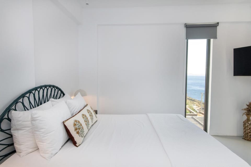 Bed, Photo of the whole room, Bedroom, Sea view