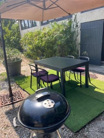 Patio, Dining area