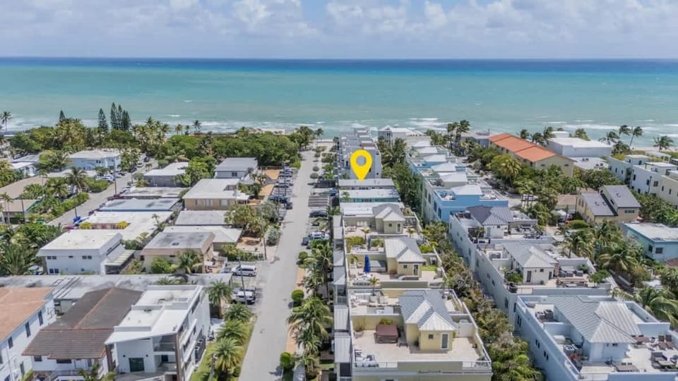 #2 - Beachside Studio Steps to Hollywood Beach Apartment in Hollywood Beach