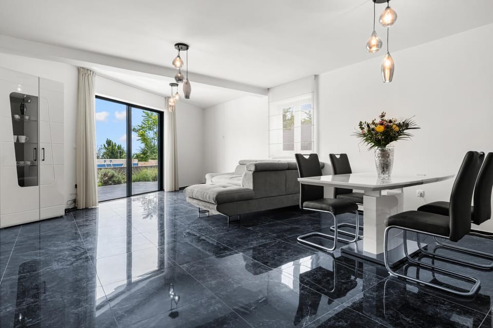 Living room, Seating area, Dining area