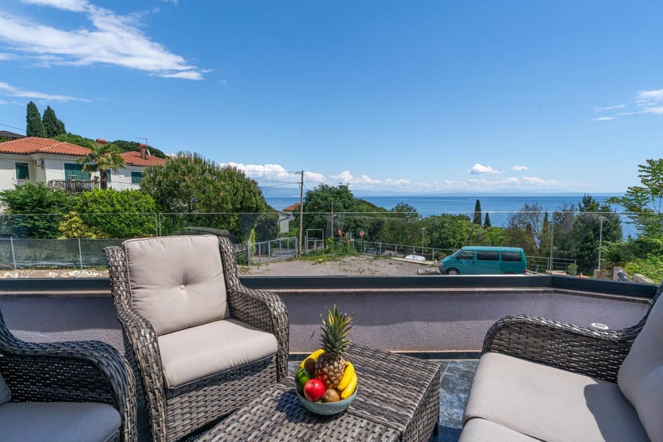View (from property/room), Balcony/Terrace, Seating area, Sea view