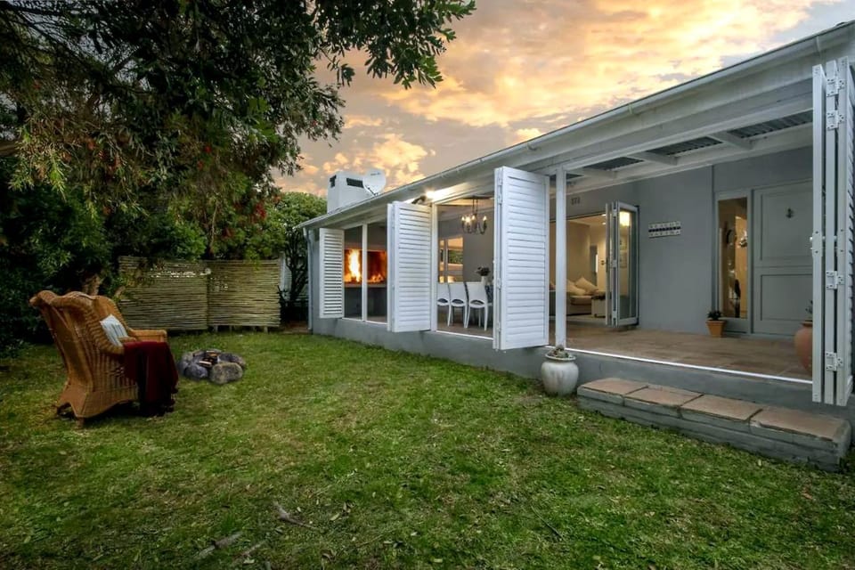 Property building, Patio, Garden, Garden view