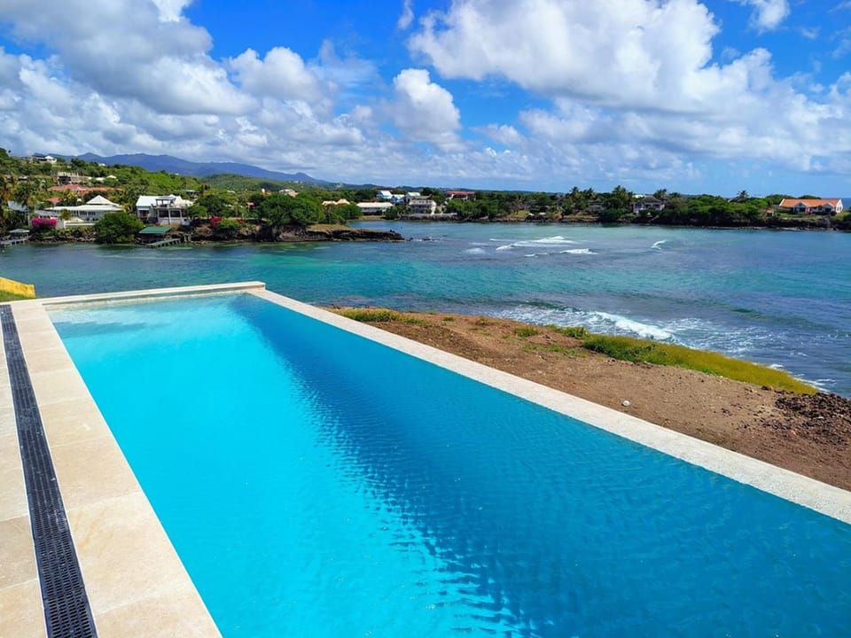 Ikhaya Ocean-front Luxury Villa with Infinity Pool Villa in Lance aux Epines