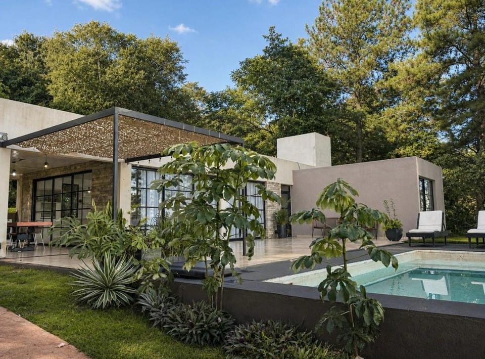Garden, Garden view, Pool view, Swimming pool, sunbed