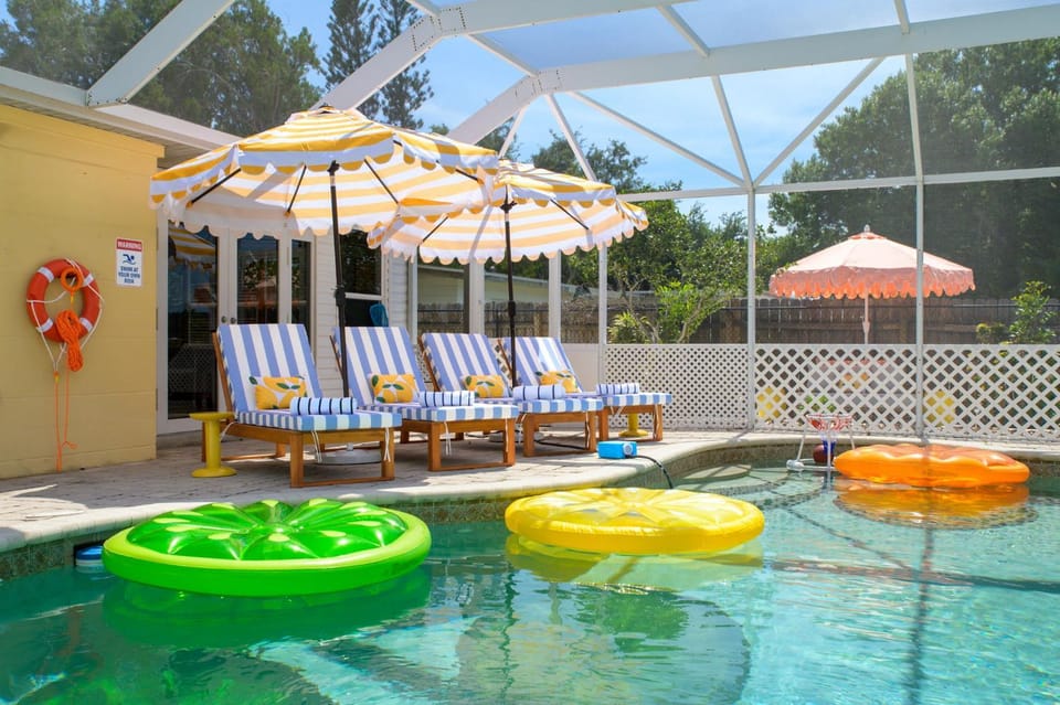 Bradenton Vacation Haven Pool Hot Tub Arcade House in Bradenton