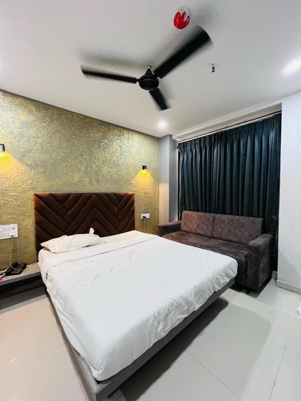 Hotel 7 Square Hotel in Gujarat