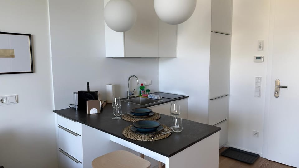 Kitchen or kitchenette, Dining area, stove