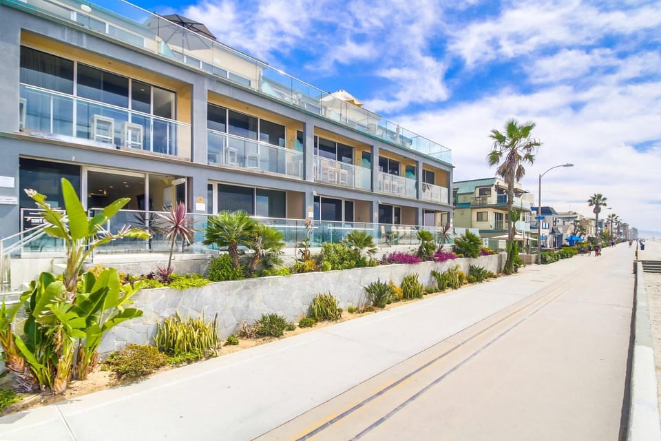 Property building, Day, Street view