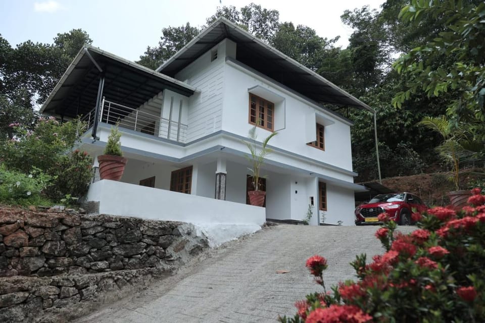 JUNGLE ViLLA NEAR MUNNAR Villa in Kerala