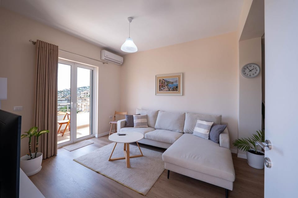 Living room, Photo of the whole room, Seating area, air conditioner