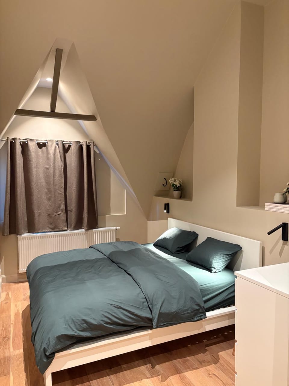 Bed, Bedroom