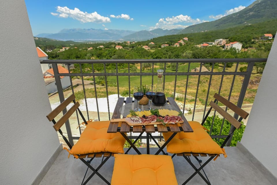 Balcony/Terrace, City view, Mountain view, Sea view