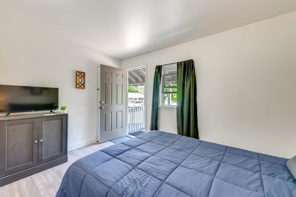 Easy Schroon Lake Living! Close to Marina & Town Apartment in Schroon Lake