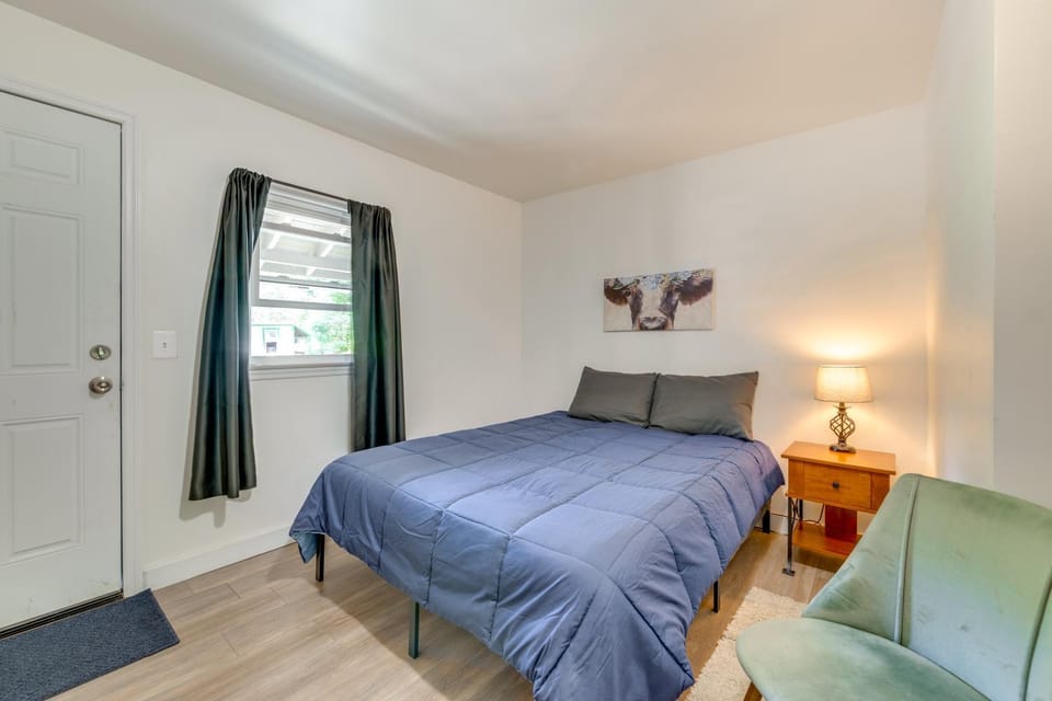 Easy Schroon Lake Living! Close to Marina & Town Apartment in Schroon Lake