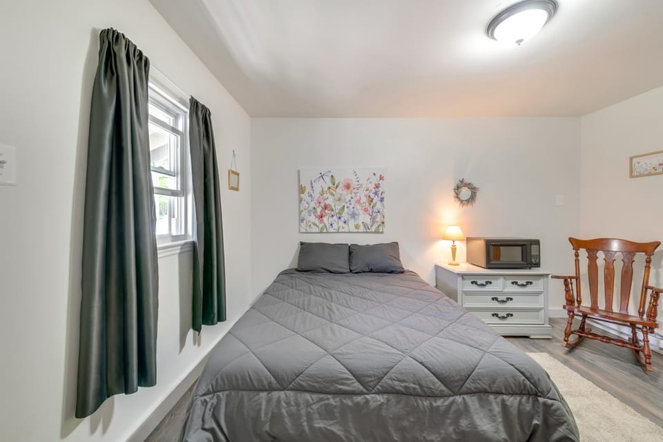 Boat, Fish & Hike! All-Season Schroon Lake Getaway Apartment in Schroon Lake