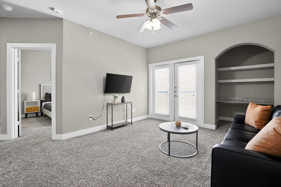 Bright 1BR near dining and kitchen Apartment in New Braunfels