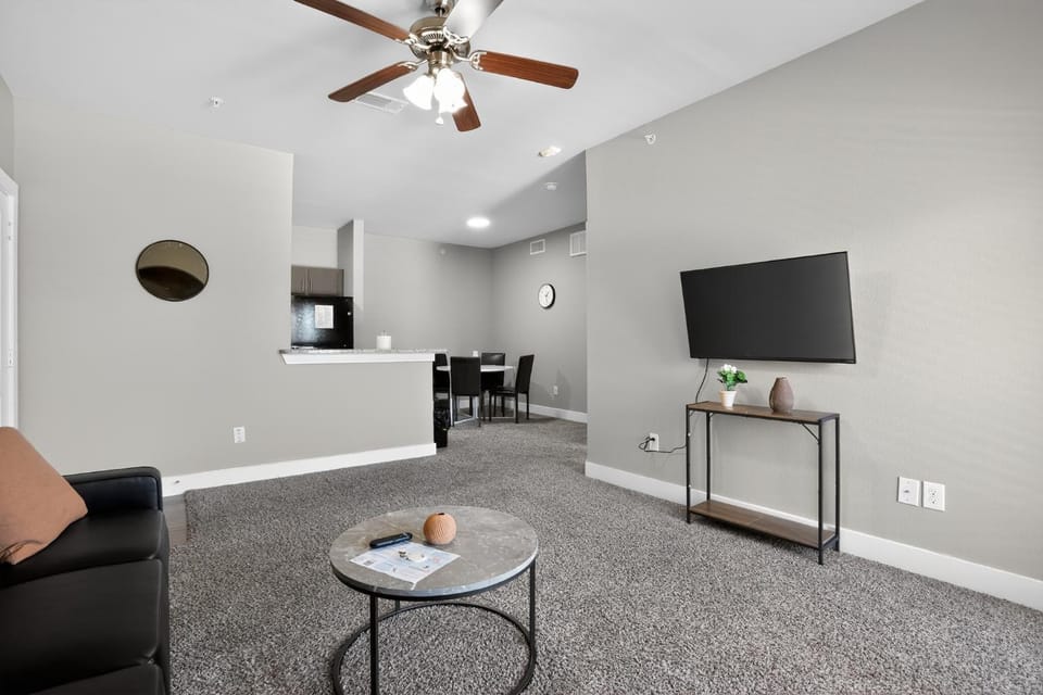 Bright 1BR near dining and kitchen Apartment in New Braunfels