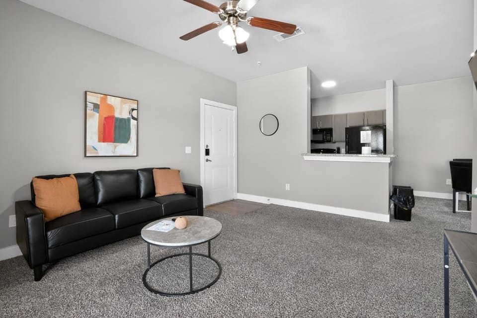 Bright 1BR near dining and kitchen Apartment in New Braunfels