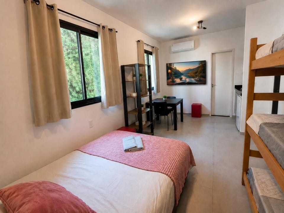 Studio Celena-Casais Grupos - Ar- Piscina- Até 5 Apartment in São Carlos