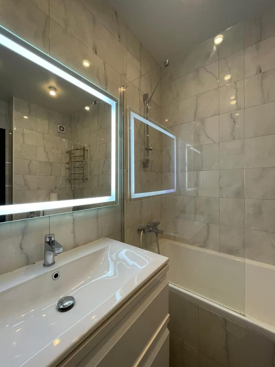 Дельмар апартаменты 3 кв вид река Apartment in Dnipro
