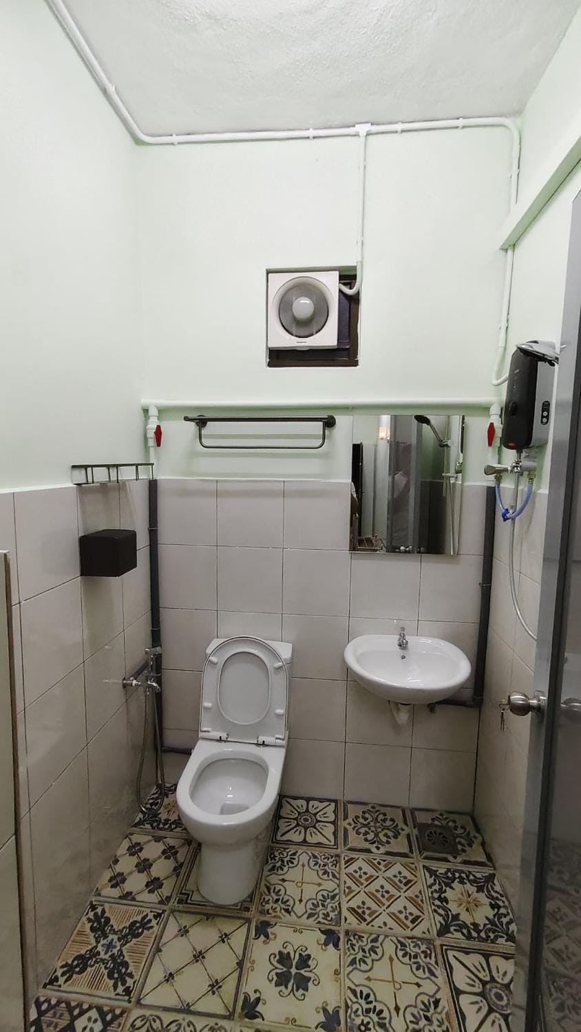 Family BBQ Room 1 With Breakfast Gemencheh Melaka Vacation rental in Bahau