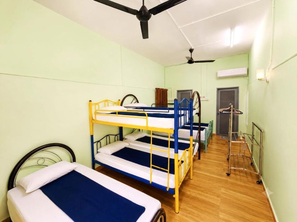 Family BBQ Room 1 With Breakfast Gemencheh Melaka Vacation rental in Bahau