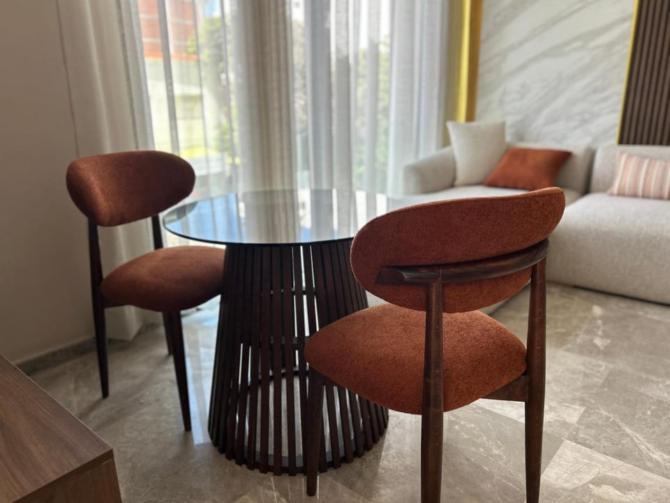 Seating area, Dining area