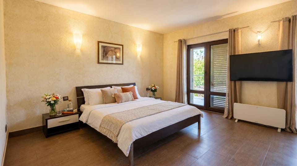 Bedroom, bunk bed