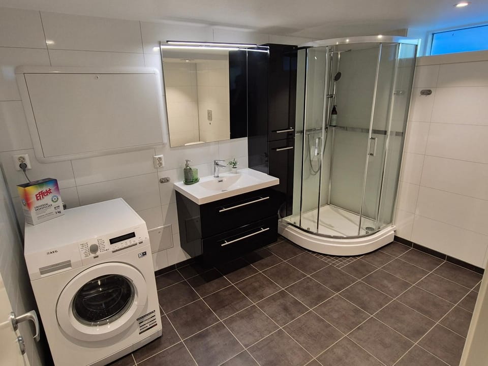 Shower, Bathroom, washing machine