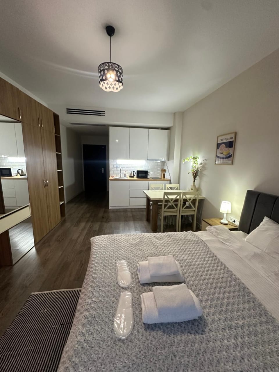 Bed, Photo of the whole room, towels