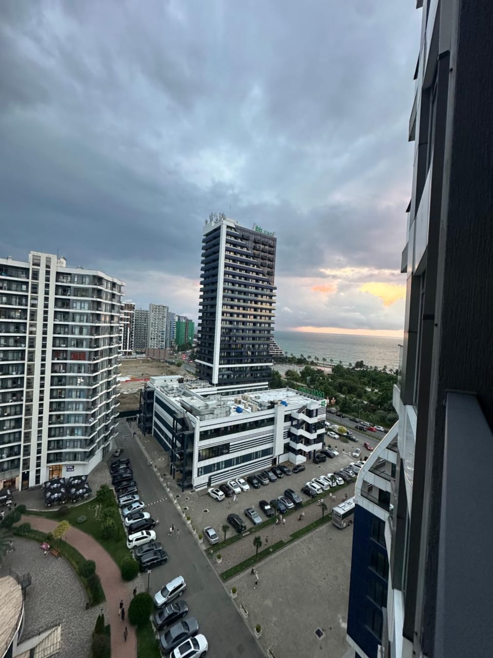 City view, Location