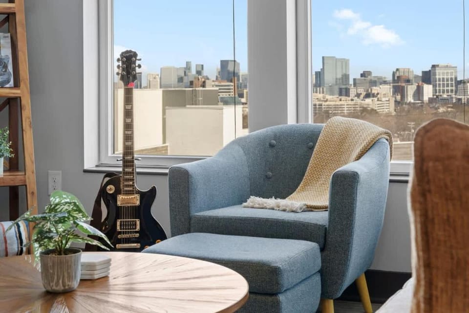 Stylish 2BR Near Sylvan Park- Music City Views Apartment in Nashville