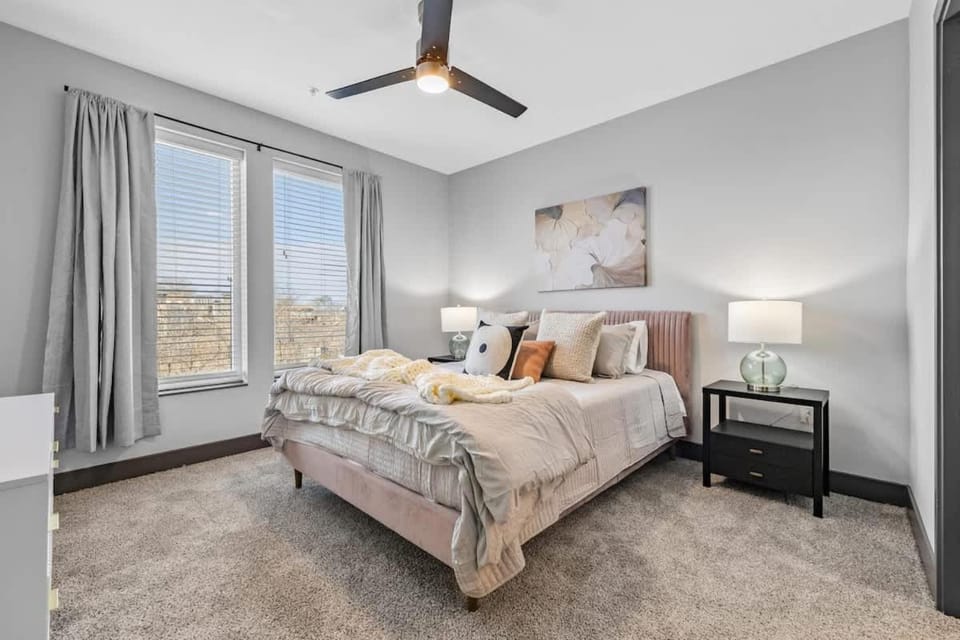 Modern 2BR Retreat Sylvan Park Near Broadway Apartment in Nashville