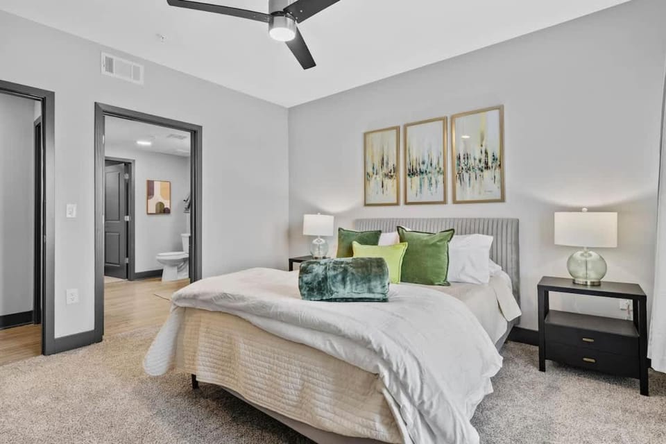 Modern 2BR Retreat Sylvan Park Near Broadway Apartment in Nashville
