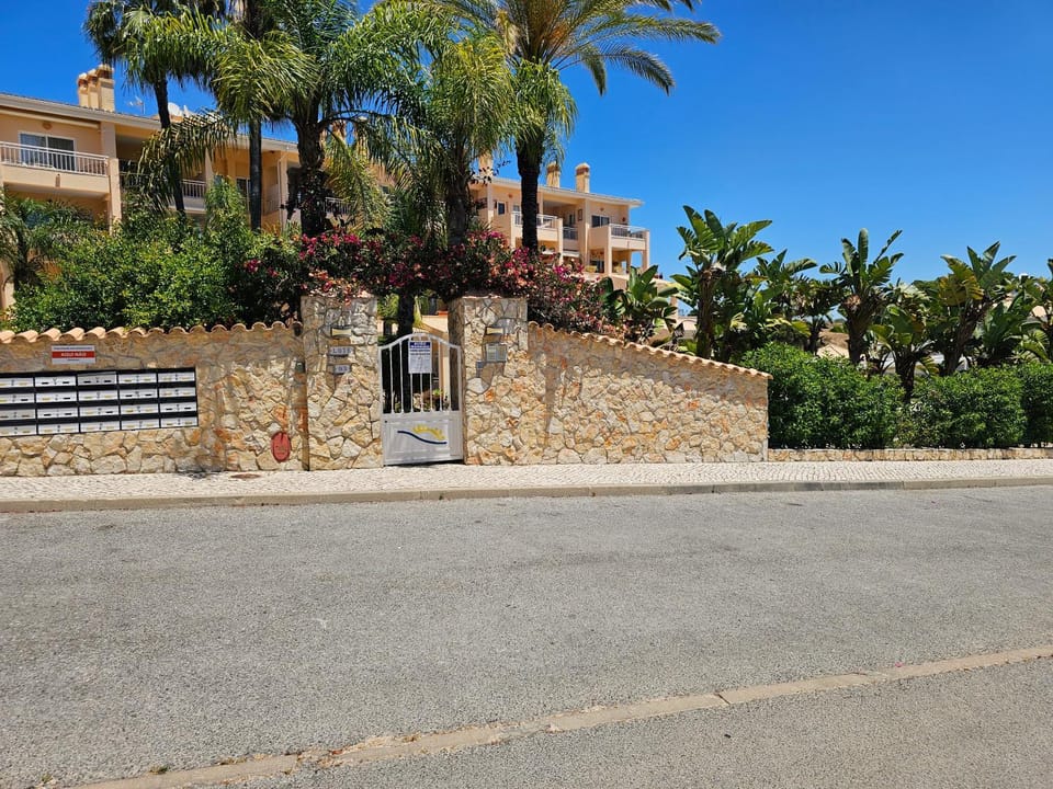 Apartment Sea Shimmer 3 bedroom 2 Bath 3 terraces Apartment in Faro District
