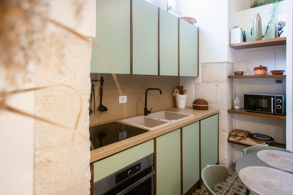 Dining area, stove, kitchen, kitchen