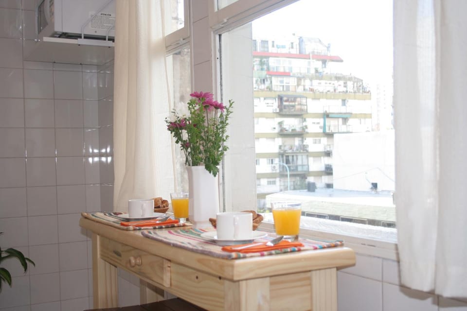 View (from property/room), Kitchen or kitchenette, Street view