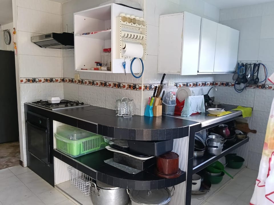 Kitchen or kitchenette, dishwasher, stove
