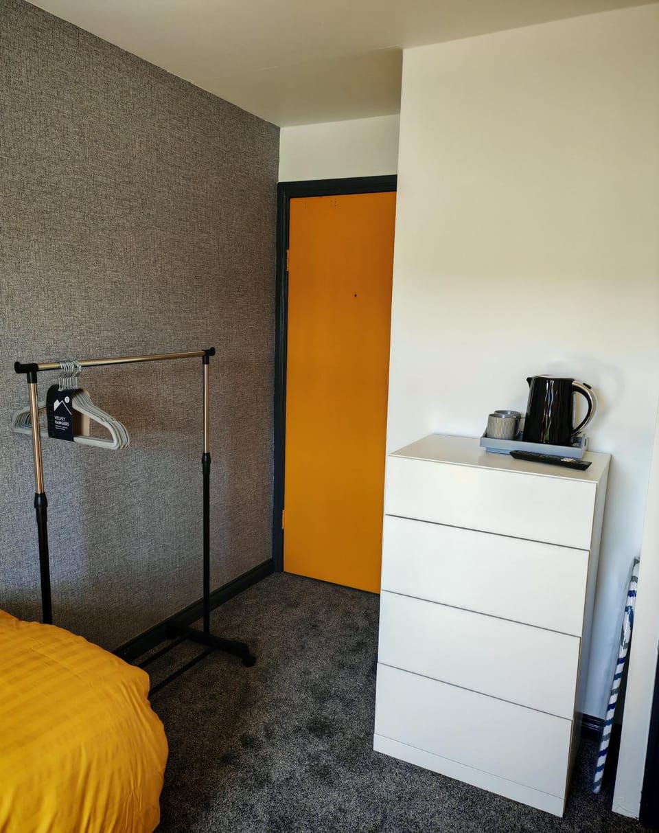 Bedroom, wardrobe
